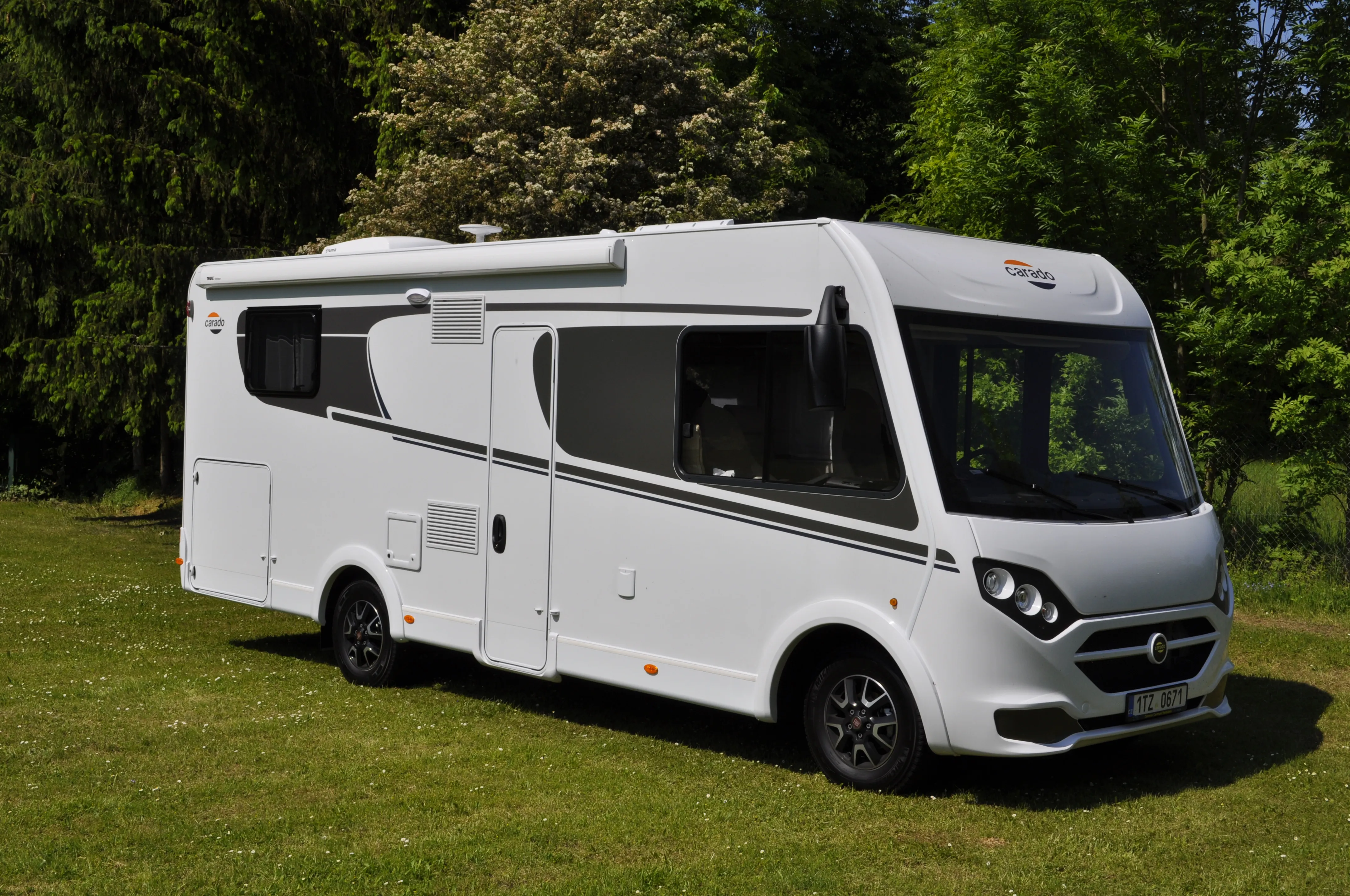 autocaravanas de lujo grandes 12