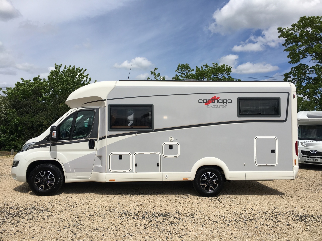 autocaravanas de lujo pequenas 4